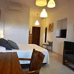 Casa De Azulejos Hotel 2*